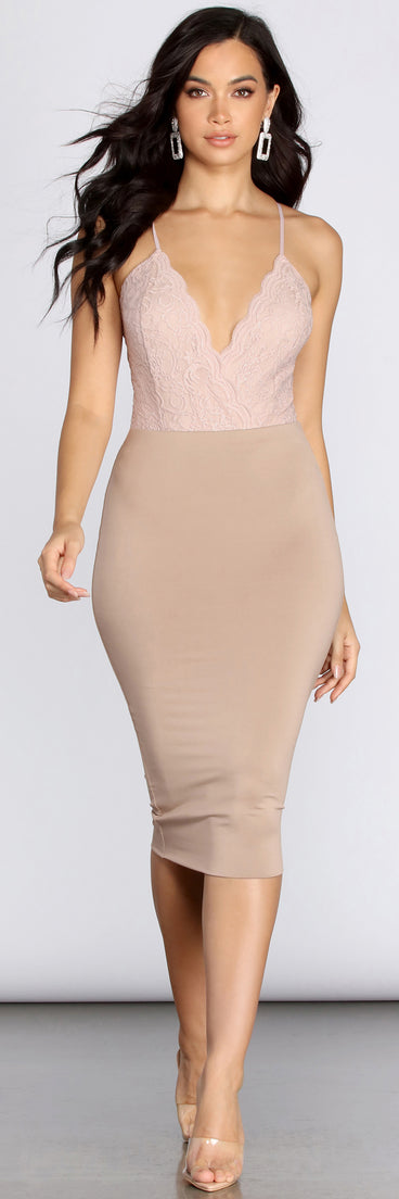 With fun and flirty details, In Love In Lace Glitter Bodysuit shows off your unique style for a trendy outfit for the summer season!