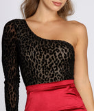Dress up in One Shoulder Leopard Print Bodysuit as your going-out dress for holiday parties, an outfit for NYE, party dress for a girls’ night out, or a going-out outfit for any seasonal event!