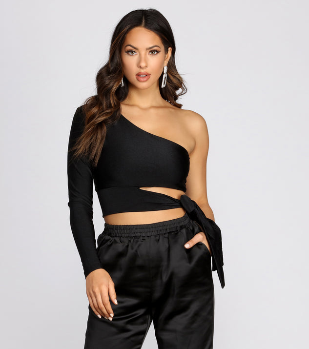 With fun and flirty details, Show Some Shoulder One Sleeve Cropped Top shows off your unique style for a trendy outfit for the summer season!