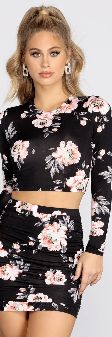 You’ll look stunning in the Strike A Rose Floral Crop Top when paired with its matching separate to create a glam clothing set perfect for a New Year’s Eve Party Outfit or Holiday Outfit for any event!