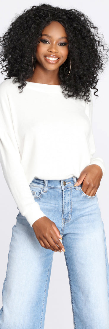 With fun and flirty details, Brushed Knit Boat Neck Pullover shows off your unique style for a trendy outfit for the summer season!