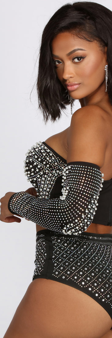 With fun and flirty details, Beautifully Beaded Rhinestone And Pearl Crop Top shows off your unique style for a trendy outfit for the summer season!