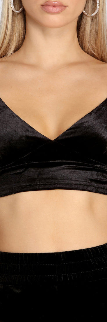 You’ll look stunning in the Lady Luxe Bralette when paired with its matching separate to create a glam clothing set perfect for parties, date nights, concert outfits, back-to-school attire, or for any summer event!