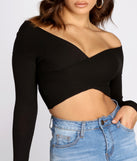 With fun and flirty details, Cropped Long Sleeve Ribbed Top shows off your unique style for a trendy outfit for the summer season!