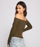 With fun and flirty details, Off The Shoulder Long Sleeve Ribbed Knit Top shows off your unique style for a trendy outfit for the summer season!
