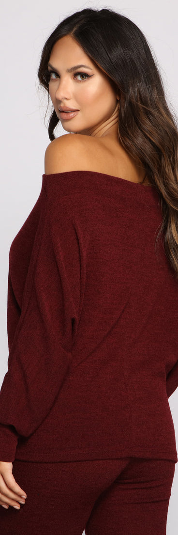 With fun and flirty details, Strike A Pose Dolman Sleeve Knit Top shows off your unique style for a trendy outfit for the summer season!
