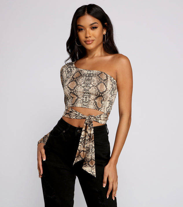 Stylish Queen Snake Print Crop Top is a trendy pick to create 2023 festival outfits, festival dresses, outfits for concerts or raves, and complete your best party outfits!