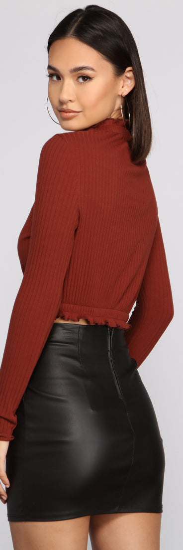 With fun and flirty details, Stylish Babe Mock Neck Crop Top shows off your unique style for a trendy outfit for the summer season!