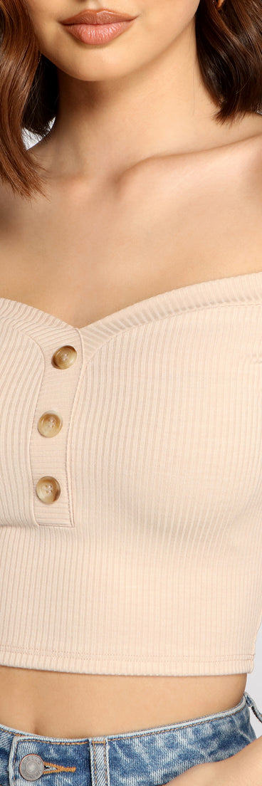 With fun and flirty details, Simple Style Off-The-Shoulder Crop Top shows off your unique style for a trendy outfit for the summer season!