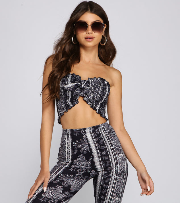 With fun and flirty details, Good Vibes Paisley Crop Top shows off your unique style for a trendy outfit for the summer season!