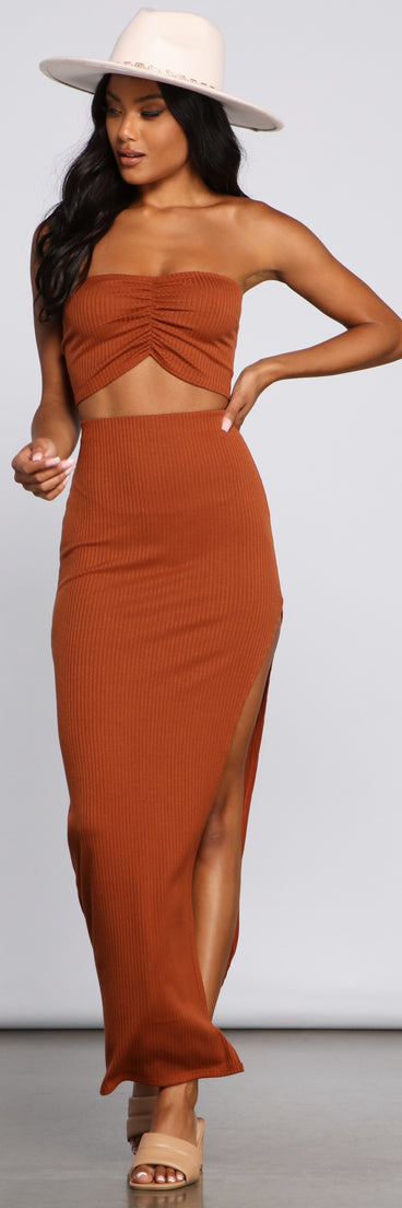 With fun and flirty details, So Stunning Ruched Tube Top shows off your unique style for a trendy outfit for the summer season!