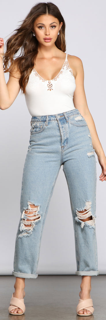 With fun and flirty details, Chic Darling Trendy Applique Bodysuit shows off your unique style for a trendy outfit for the summer season!