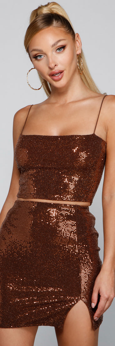 You’ll look stunning in the Major Glamour Sequin Cropped Tank when paired with its matching separate to create a glam clothing set perfect for parties, date nights, concert outfits, back-to-school attire, or for any summer event!