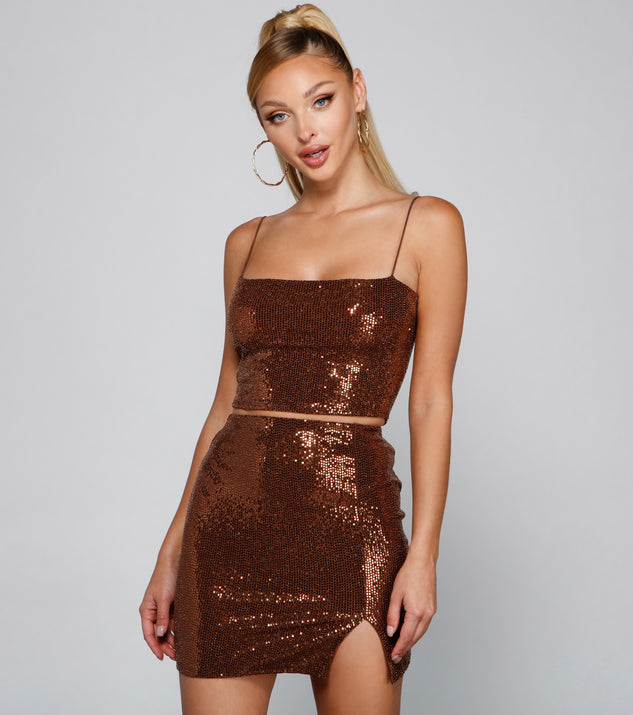 You’ll look stunning in the Major Glamour Sequin Cropped Tank when paired with its matching separate to create a glam clothing set perfect for parties, date nights, concert outfits, back-to-school attire, or for any summer event!