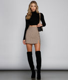 With fun and flirty details, Feeling Knit Long Sleeve Crop Top shows off your unique style for a trendy outfit for the summer season!