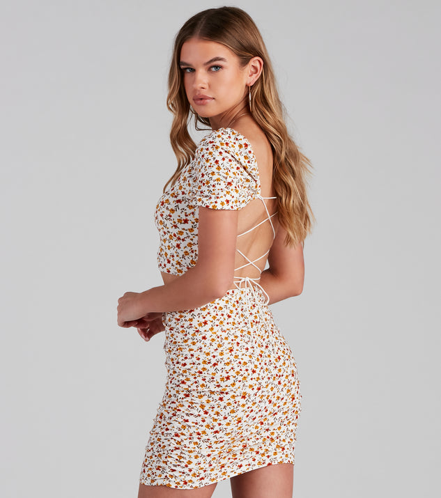 You’ll look stunning in the Ditsy Blooms Lace-Up Crop Top when paired with its matching separate to create a glam clothing set perfect for parties, date nights, concert outfits, back-to-school attire, or for any summer event!