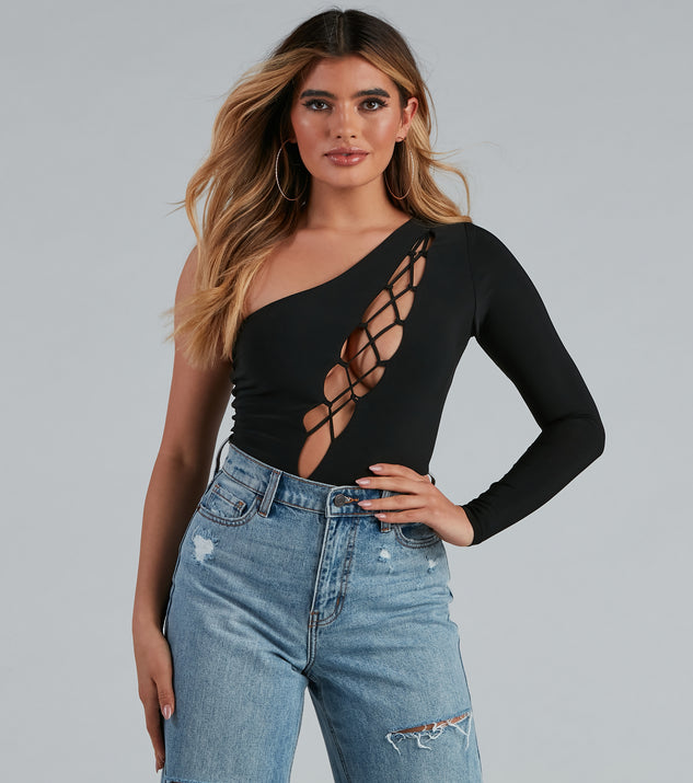 Dress up in Have We Met Lace-Up Bodysuit as your going-out dress for holiday parties, an outfit for NYE, party dress for a girls’ night out, or a going-out outfit for any seasonal event!