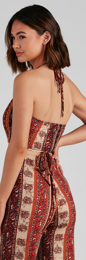 With fun and flirty details, Desert Dreamer Halter Crop Top shows off your unique style for a trendy outfit for the summer season!