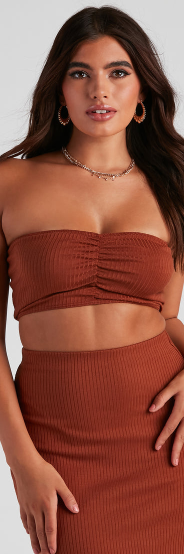 With fun and flirty details, So Stunning Ruched Tube Top shows off your unique style for a trendy outfit for the summer season!