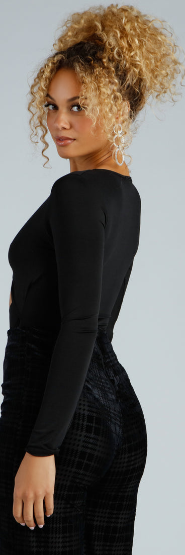 With fun and flirty details, Trendy Twist-Front Bodysuit shows off your unique style for a trendy outfit for the summer season!