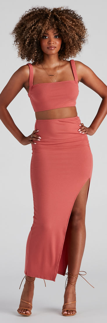 You’ll look stunning in the Spring Sunset Tie-Back Crop Top when paired with its matching separate to create a glam clothing set perfect for parties, date nights, concert outfits, back-to-school attire, or for any summer event!