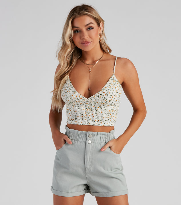 With fun and flirty details, Fresh As A Daisy Crop Top shows off your unique style for a trendy outfit for the summer season!
