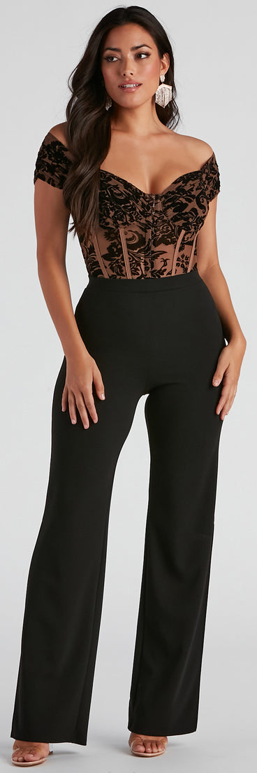 With fun and flirty details, So Regal Flocked Velvet Bodysuit shows off your unique style for a trendy outfit for the summer season!