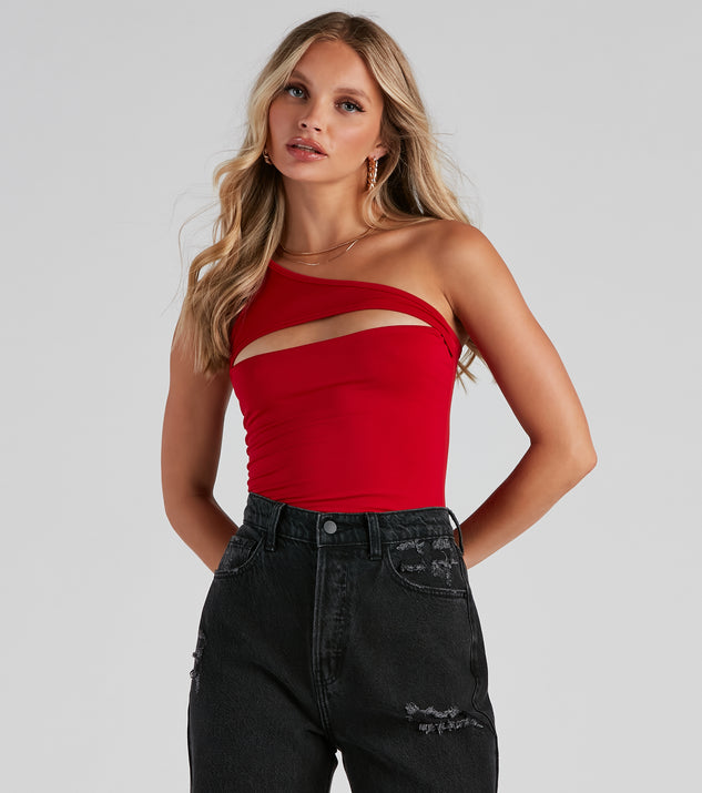 Weekend Vibes One Shoulder Top is a trendy pick to create 2023 festival outfits, festival dresses, outfits for concerts or raves, and complete your best party outfits!