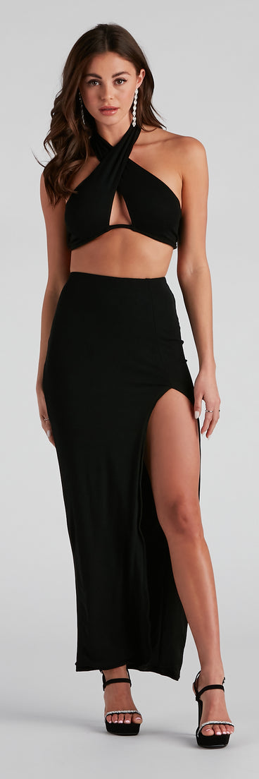 Alluring Beauty Halter Crop Top is a trendy pick to create 2023 festival outfits, festival dresses, outfits for concerts or raves, and complete your best party outfits!