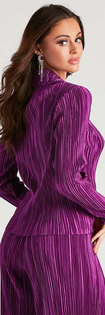 With fun and flirty details, Dinner Date Satin Button Down Top shows off your unique style for a trendy outfit for the summer season!