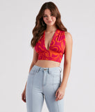 That 70s Chick Retro Print Crop Top is a trendy pick to create 2023 concert outfits, festival dresses, outfits for raves, or to complete your best party outfits or clubwear!