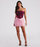 With fun and flirty details, Art Display Strapless Bustier shows off your unique style for a trendy outfit for the summer season!