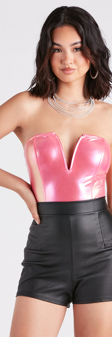 After Hours Glow Metallic Strapless Bodysuit is a trendy pick to create 2023 concert outfits, festival dresses, outfits for raves, or to complete your best party outfits or clubwear!