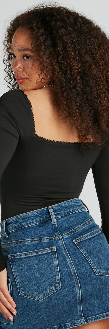 The tucked-in look of the New Fave Square Neck Long Sleeve Bodysuit creates a polished look and with fab details brings a distinct style to your outfit.