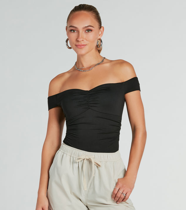 With fun and flirty details, the Ready To Go Off-The-Shoulder Bodysuit shows off your unique style for a trendy outfit for the spring or summer season!