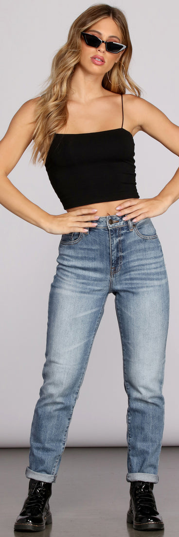 Bungee Basic Crop Top is a trendy pick to create 2023 concert outfits, festival dresses, outfits for raves, or to complete your best party outfits or clubwear!