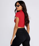With fun and flirty details, Stylish Zipped Crop Top shows off your unique style for a trendy outfit for the summer season!