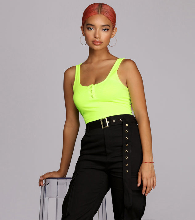 In The Moment Crop Top is a trendy pick to create 2023 festival outfits, festival dresses, outfits for concerts or raves, and complete your best party outfits!