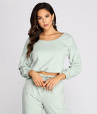 You’ll look stunning in the Comfy Vibes Pullover when paired with its matching separate to create a glam clothing set perfect for parties, date nights, concert outfits, back-to-school attire, or for any summer event!