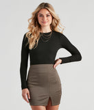 The trendy Long Sleeve Ribbed Basic Top is the perfect pick to create a holiday outfit, new years attire, cocktail outfit, or party look for any seasonal event!
