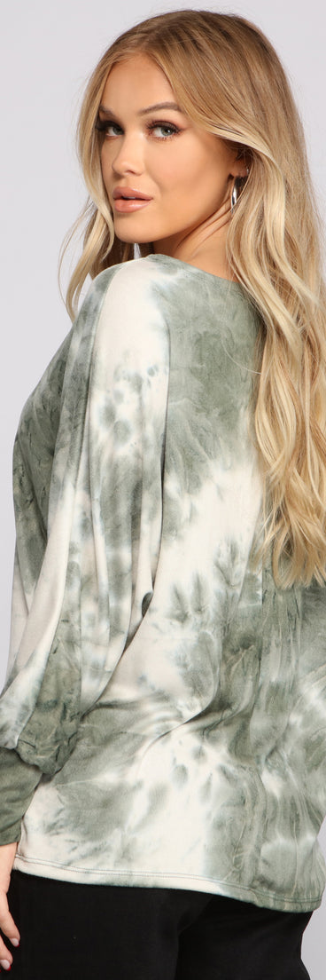 With fun and flirty details, Tie Dye Chic Oversized Top shows off your unique style for a trendy outfit for the summer season!
