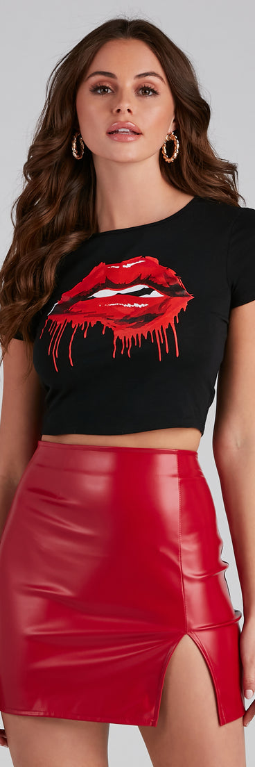 With fun and flirty details, Pucker Up Painted Lips Graphic Tee shows off your unique style for a trendy outfit for the summer season!