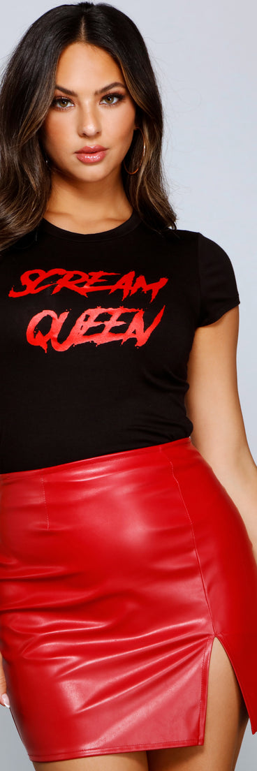 With fun and flirty details, Scream Queen Halloween Graphic Tee shows off your unique style for a trendy outfit for the summer season!