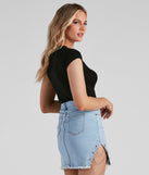 Everyday Basic Scoop Neck Tee is a trendy pick to create 2023 festival outfits, festival dresses, outfits for concerts or raves, and complete your best party outfits!