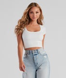 With fun and flirty details, Effortless Style Casual Crop Top shows off your unique style for a trendy outfit for the summer season!