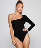 With fun and flirty details, A Trendy Vibe One-Shoulder Bodysuit shows off your unique style for a trendy outfit for the summer season!