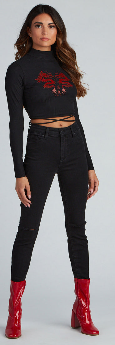 With fun and flirty details, Brave And Bold Dragon Lace Up Crop Top shows off your unique style for a trendy outfit for the summer season!