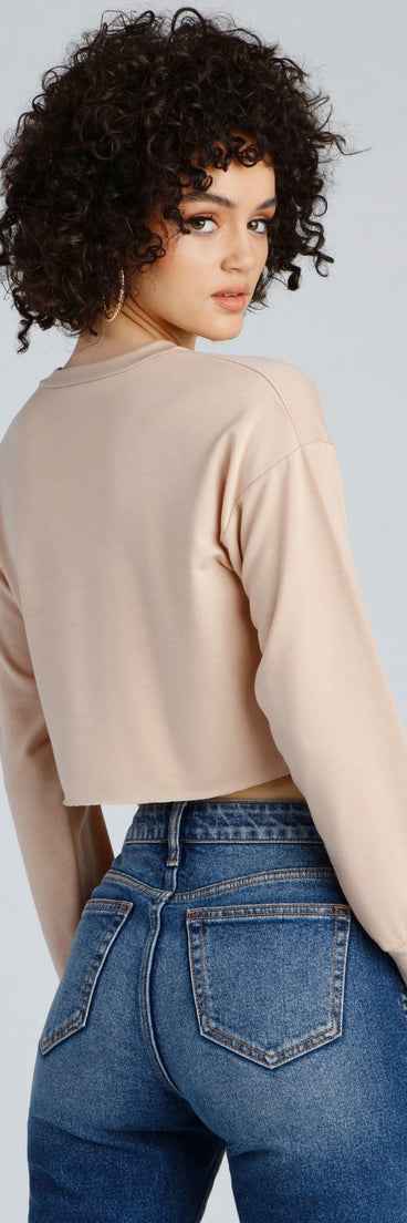 With fun and flirty details, Vintage America Cropped Sweatshirt shows off your unique style for a trendy outfit for the summer season!