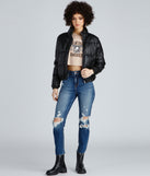 With fun and flirty details, Vintage America Cropped Sweatshirt shows off your unique style for a trendy outfit for the summer season!