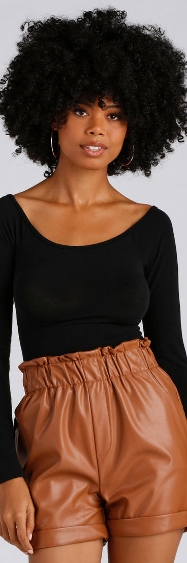 The trendy A Perfect Fit Long Sleeve Top is the perfect pick to create a holiday outfit, new years attire, cocktail outfit, or party look for any seasonal event!